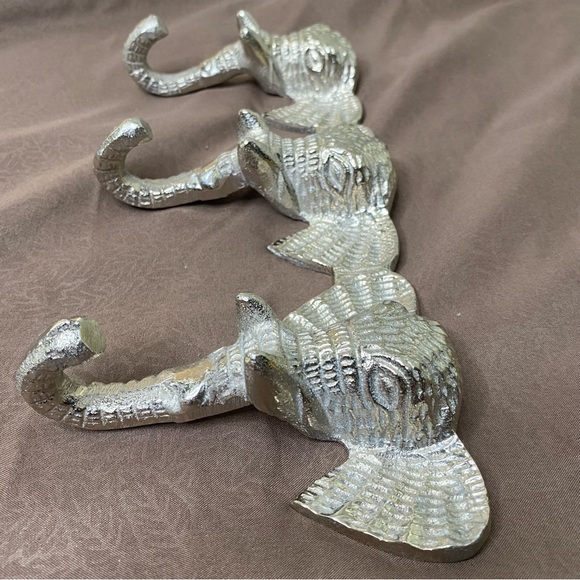 Elephant Head Towel Holder - Picture 3 of 5